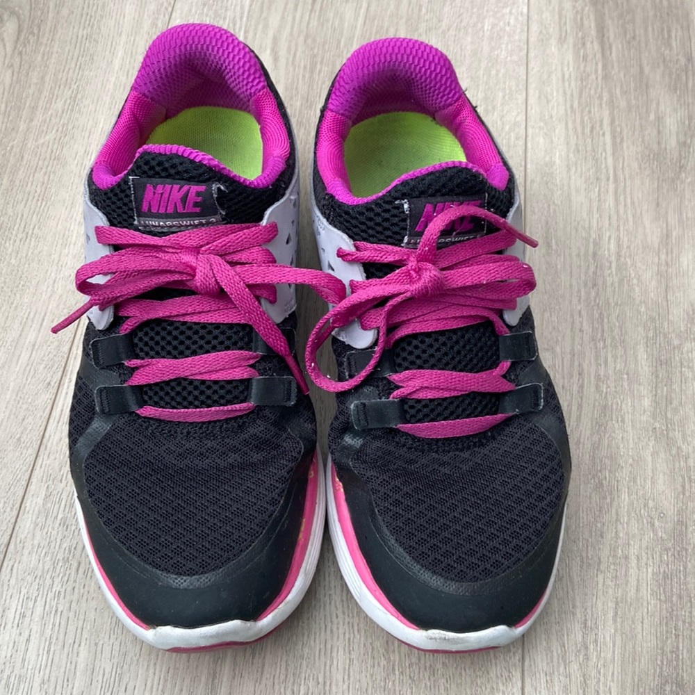 Nike lunarswift 2 black and magenta women’s size 5.5